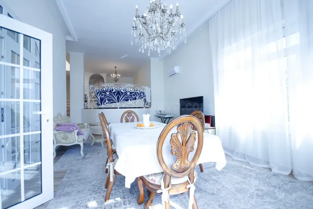 Villa de 4 dormitorios, 3 baños, piscina y jardín en dehesa de campo amor (orihuela costa) — 3