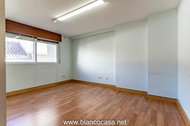 Entreplanta en venta ó alquiler C/Barcelona (Carballo) — 2