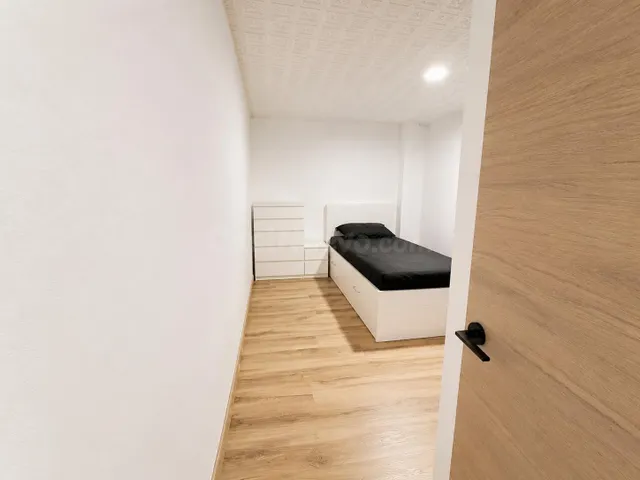 VIVIENDA CON INQUILINO, REFORMADA Y A UN PASO DEL CENTRO EN  - foto 5