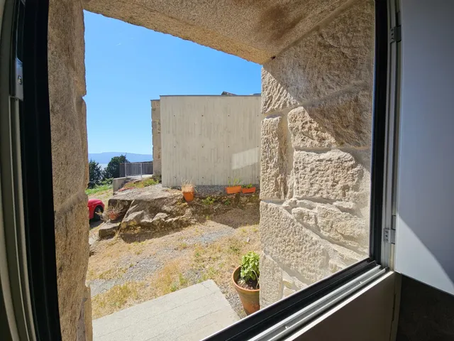 CONJUNTO ARQUITECTÓNICO REFORMADO EN PLENA RIA DE MUROS CON VARIOS PREMIOS DE ARQUITECTURA — 9