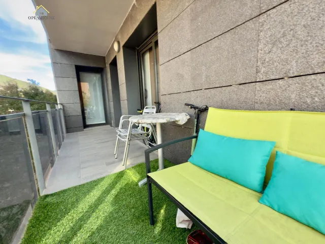 Bonito piso en venta en la Seu d'Urgell, edificio moderno co