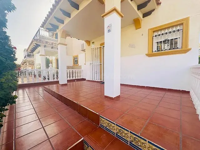 Acogedora casa adosada en venta en La Regia - foto 3