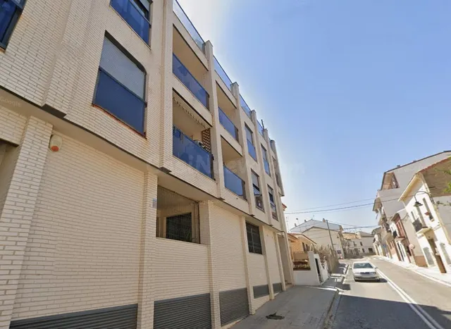 Venta de piso + garaje en Alborache (Valencia) - foto 2