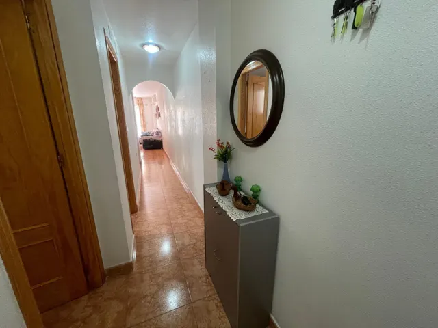 Apartamento con garaje y piscina en el centro de Torrevieja — 27