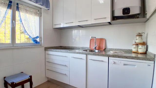 CASA CON TERRENO RÚSTICO VENTA ALMENARA DE TORMES. Urbis te ofrece una casa con terreno rústico en venta en Almenara de Tormes, Salamanca. — 34