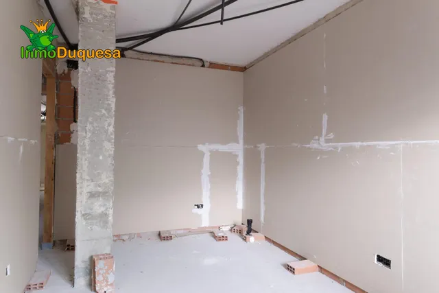 Piso de 3 dorm. + 2 baños (Para reformar) — 20