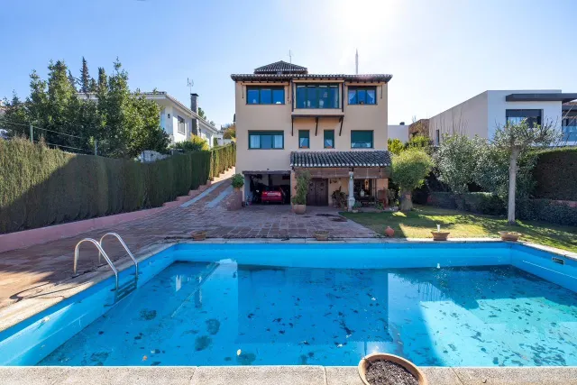 GRAN CASA CON PISCINA EN COLINAS BERMEJAS, MONACHIL — 6