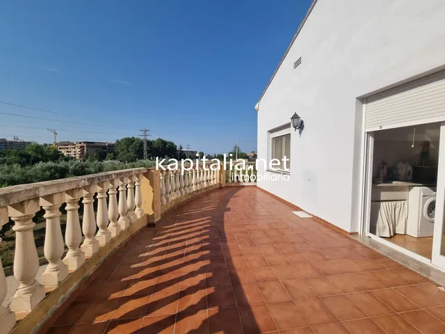 Chalet a la venta en Ontinyent. — 24