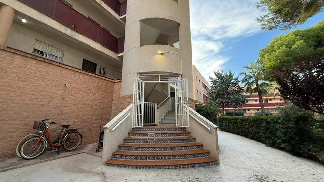 Bonito ESTUDIO, cómodo y luminoso a tan solo 350 metros del mar, en la playa de  Mil Palmeras — 24