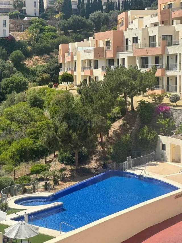 Deslumbrante Apartamento en Alto de los Monteros, Marbella — 3