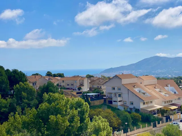 CHALET DE LUJO CON PISCINA, VISTAS AL MAR Y SOLÁRIUM PRIVADO — 33