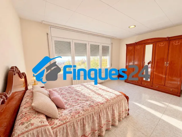 CHALET PAREADO EN VENTA EN SALLENT | 329.000 € — 11
