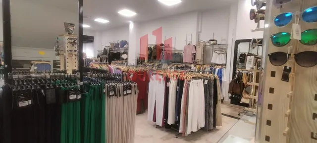 SE VENDE O ALQUILA LOCAL TOTALMENTE ACONDICIONADO CERCA DEL POSÍO — 9