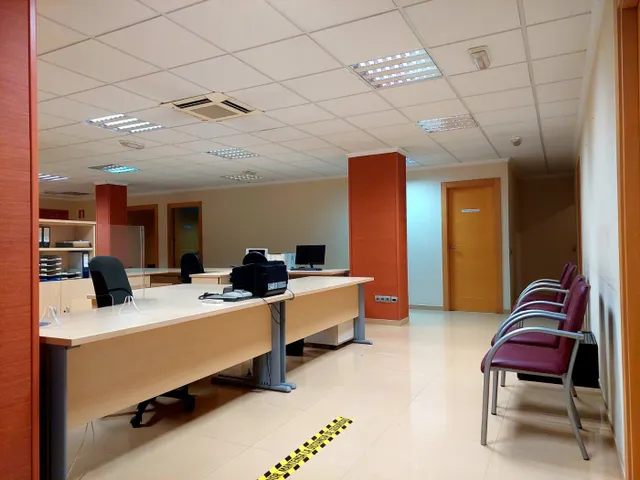 OFICINA -AV. LA RÀPITA- — 6