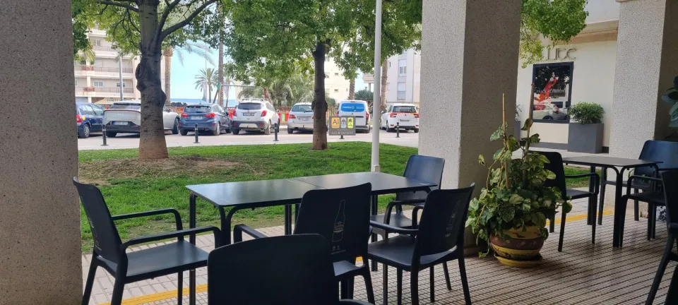 LOCAL COMERCIAL EN AVENIDA PRINCIPAL