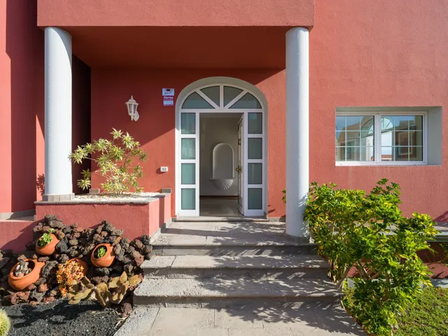 Chalet independiente con jardín y piscina privada en La Garita precio negociable — 10