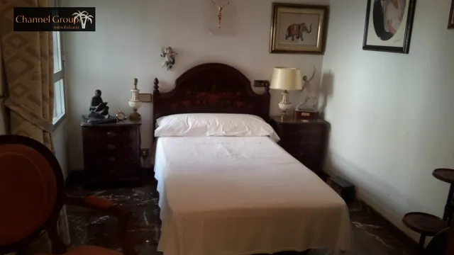 SE VENDE CASA SEÑORIAL UBICADA EN PLENO CENTRO CON EXCELENTES VISTAS — 20