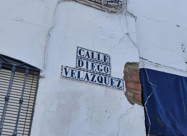 SE VENDE piso OKUPA en C Diego Velazquez de Beas - foto 2
