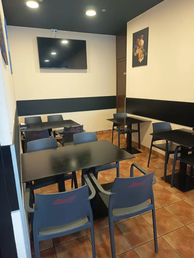 ¡TRASPASO DE RESTAURANTE EN VILADECANS! Negocio en funcionamiento con terraza soleada — 4