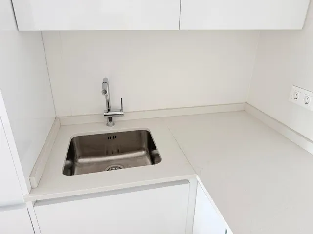 Luminoso apartamento semi-nuevo con terraza, piscina y parking — 12