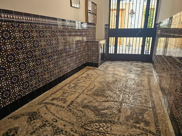 Piso de 4 dormitorios con plaza de garaje en San Basilio, con terraza de 20 m2 anexa al trastero en la cubierta. — 12
