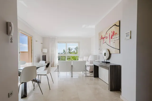 ESPECTACULAR ÁTICO CON VISTA DESPEJADA Y PISCINA COMUNITARIA - foto 5
