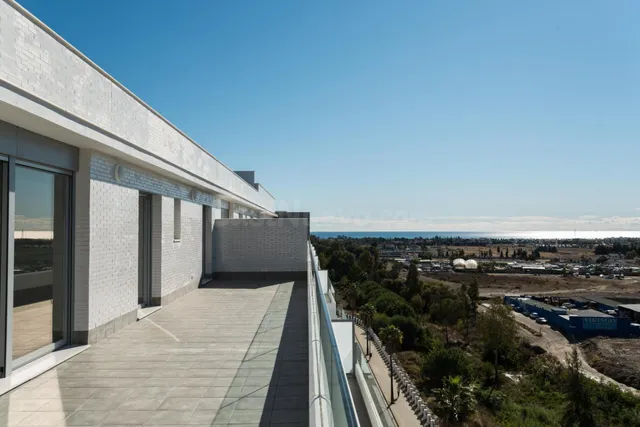 En venta Precioso Ático moderno con vistas al mar y licencia