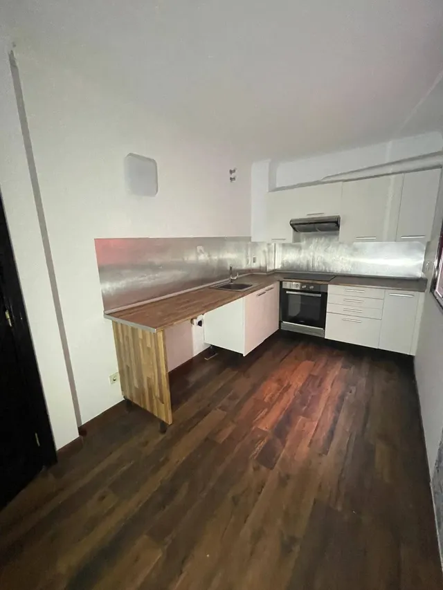 PISO EN VECINDARIO — 16