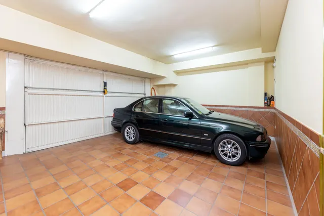CHALET ADOSADO EN ZONA LA CALETA — 47