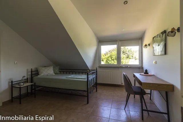 Impresionante Chalet en Abegondo con Vistas al Valle . — 39