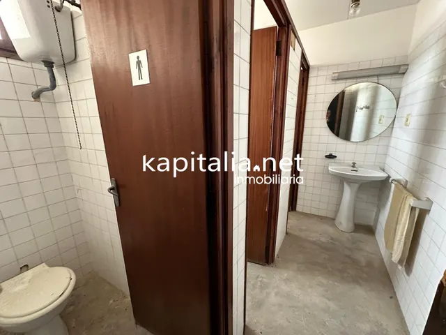 Local comercial a la venta en L´Olleria (Valencia) — 3