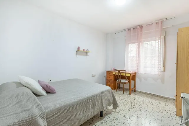Piso 4 dormitorios en C/ San Juan de Dios de Granada. — 7