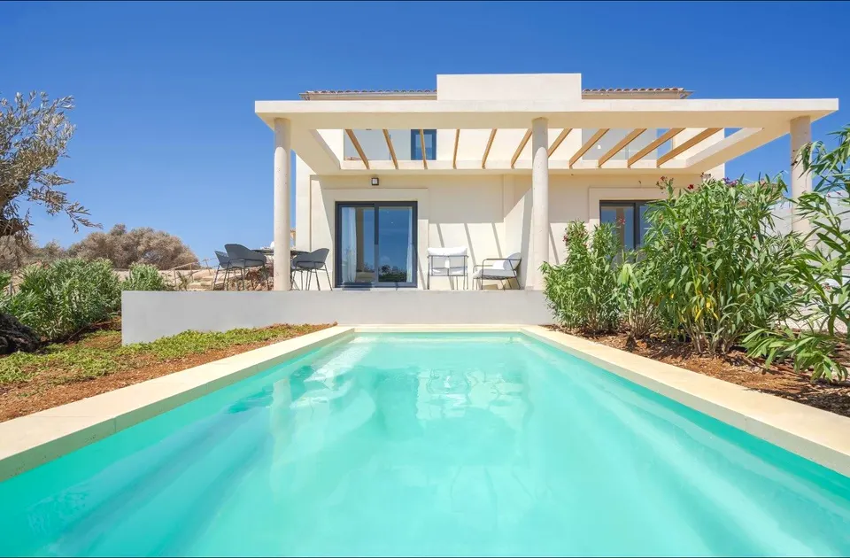 Chalet pareado a estrenar cerca del mar con jardín y aparcamiento