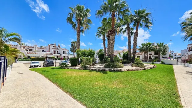 Casa 2 habitaciones 97m² en venta - PAU 8 — 23