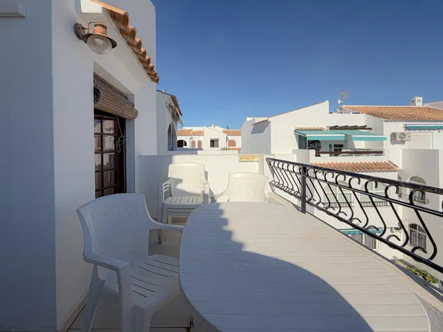 Espectacular ático con amplia terraza y excelentes vistas panorámicas y a la piscina comunitaria (350 metros playa) — 6