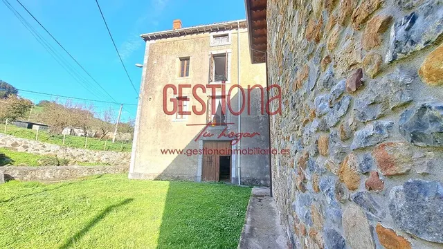 MAJESTUOSA CASA PARA REFORMAR. SOBA — 17