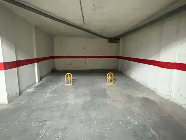 Plaza de parking — 13