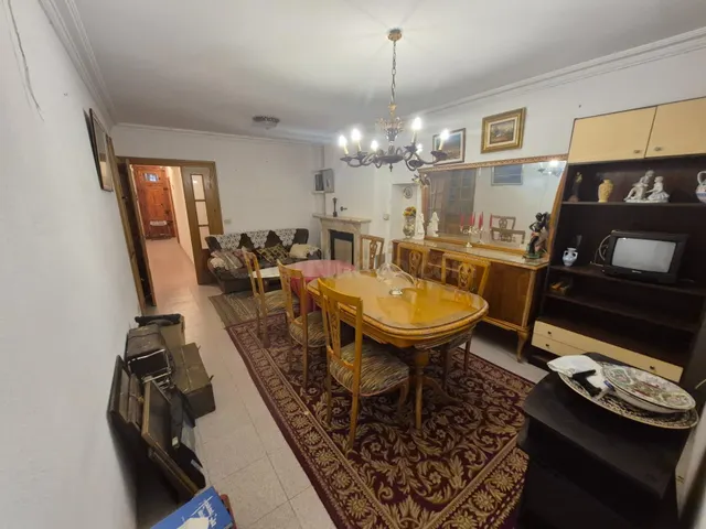 Amplia casa en zona tranquila de Castellón - foto 3