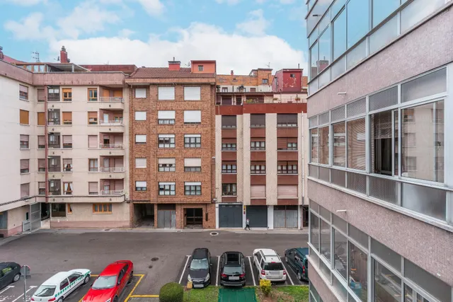 Piso en venta en Pola de Lena — 27