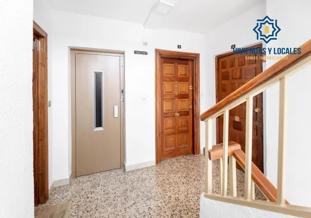 En Venta Piso de 4 dormitorios con ascensor, ideal para reformar a tu gusto. — 21