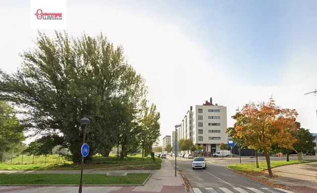 Amplia Plaza de Garaje en Zona Universitaria - €10,000 - foto 4