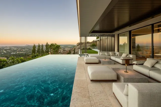 VILLA DE LUJO EN LA RESERVA DE SOTOGRANDE CON VISTAS AL MAR — 25