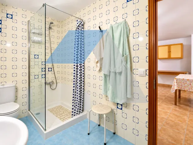 Chalet en parcela urbana con piscina privada en san vicente del raspeig — 41