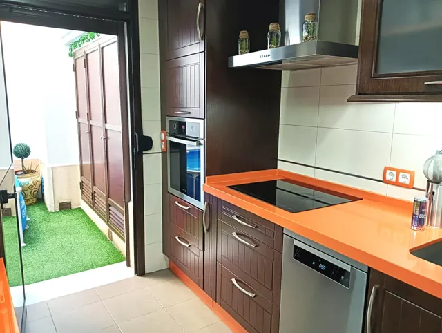 Acogedor adosado de dos plantas con terraza, ideal para disfrutar en familia — 8