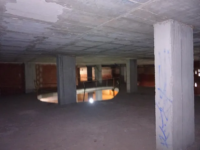 LOCAL COMERCIAL DE 945 M2 EN ZONA PEATONAL — 15