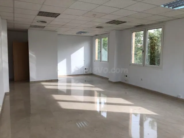 Magnifica oficina diáfana en venta — 4