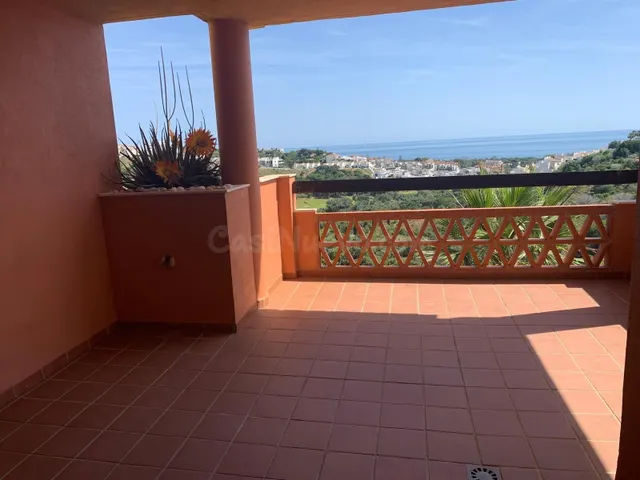 Venta de piso con dos dormitorios en Marbella, Málaga, Costa - foto 2