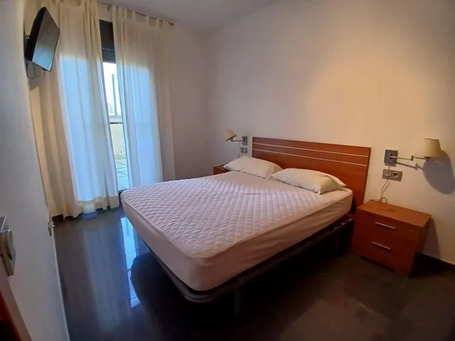 Apartamento con terraza, piscina y 2 plazas de parking — 11