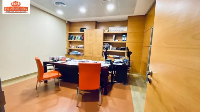 EXCLUSIVO Y LUJOSO LOCAL COMERCIAL CON LOS MEJORES ACABADOS — 5