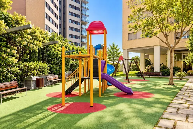 Piso de 4 habitaciones con terraza, piscina y vistas despejadas en Valencia — 17